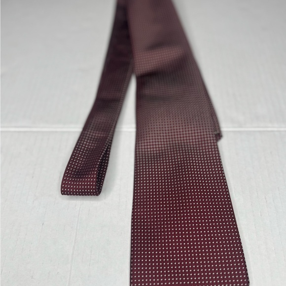 Calvin Klein Burgundy Patterned Tie - Picture 2 of 7